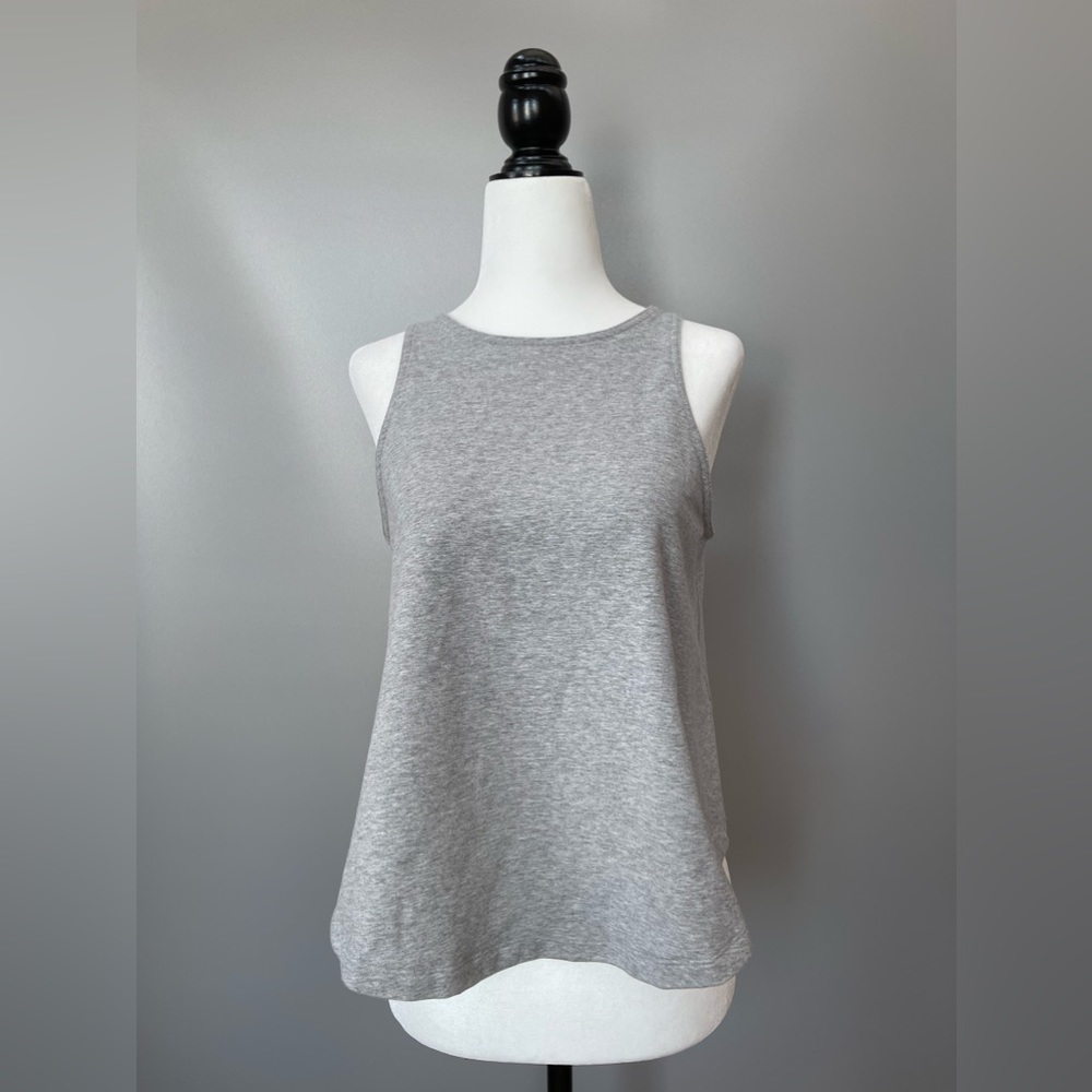 Lululemon reverse, crop gray tank top excellent condition